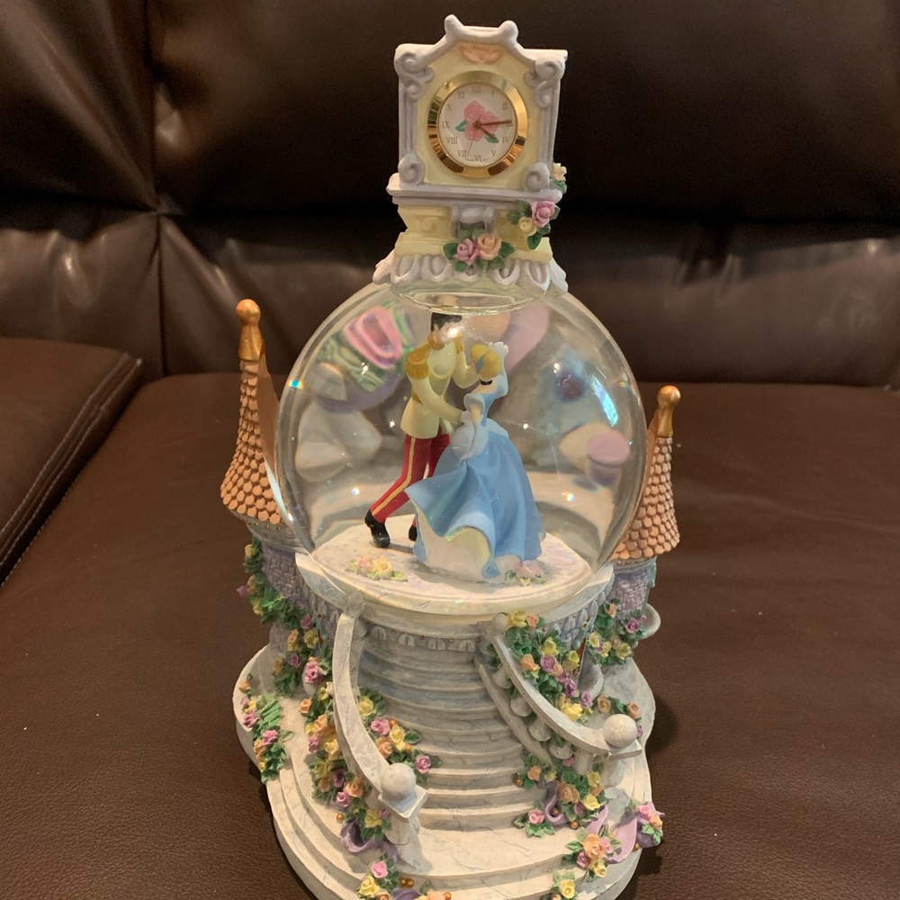 Discontinued Disney Cinderella Snow Globe